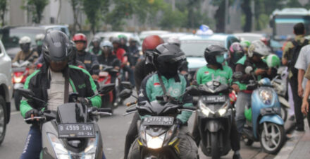 Pihak aplikator yang menerima Rp50 ribu itu disebabkan karena mereka masuk kategori paling bawah.