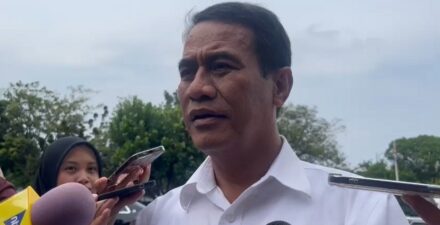 Mentan melakukan upaya untuk menekan agar kenaikan harga pangan tidak melambung saat bulan Ramadhan.