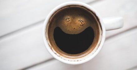 Ada waktu terbaik minum kopi saat puasa.