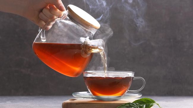 Ternyata, meminum teh saat berbuka puasa tanpa diimbangi dengan konsumsi makanan terlebih dahulu kurang dianjurkan. Berikut penjelasannya
