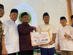 Kepedulian Nyata Wakil Gubernur Sumbar, Vasko Ruseimy Salurkan Bantuan 50 juta untuk Pembangunan Masjid Muhsinin