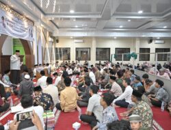 Safari Ramadhan Ke Masjid Al-Madaniy, Gubernur Sumbar Salurkan Bantuan Rp 91 Juta