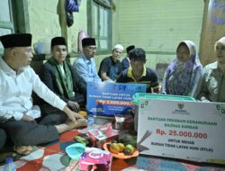 Salurkan Bantuan Rehab Rumah Warga di Agam, Gubernur Mahyeldi Berpesan Agar Pendidikan Anak Terus Diperhatikan