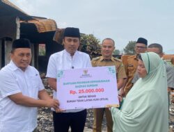 Wagub Vasko Berikan Bantuan 25 Juta Rupiah Untuk Keluarga Sarima Terdampak Kebakaran di Solok