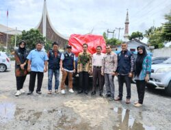 Pemprov Sumbar Salurkan 534 Kg Beras dan Kebutuhan Logistik untuk Warga Terdampak Banjir di Palangai Gadang