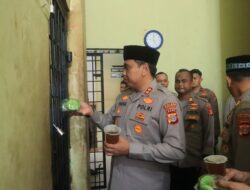 Kapolres Subulussalam Bagikan Takjil Buka Puasa Untuk Tahanan