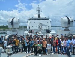 GPdI Ekklesia Ministry Sorong Kunjungi KRI Teluk Wondama-527 Di Koarmada III