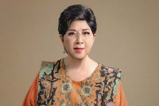 Titiek Puspa.