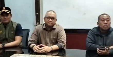 Oknum Camat Padang Selatan Digerebek Istri dan Warga Saat Bersama Selingkuhan