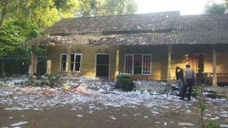 Rumah di Blitar hancur akibat ledakan petasan