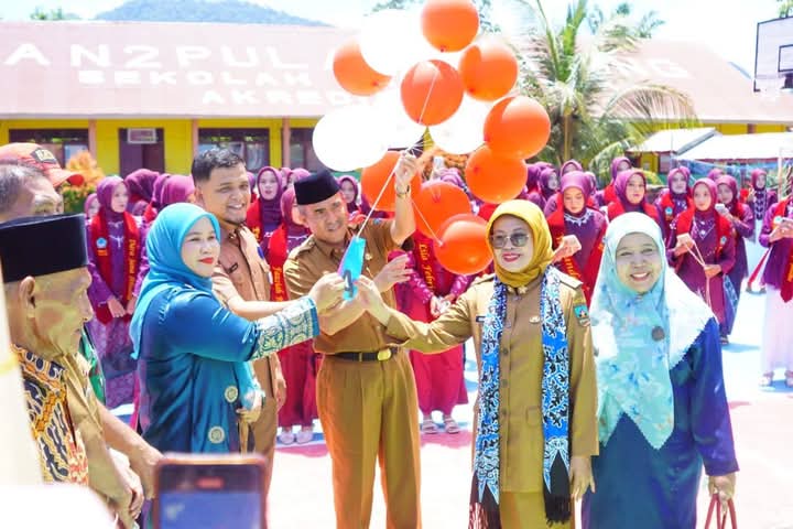 Wabup Leliarni Ajak Pelajar Tamatan SMA Untuk Melanjutkan Pendidikan Ke PT