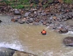 Diduga Terseret Arus, Balita Dicari di Sungai Padang