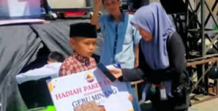 Muhammad Abdul Latif (12), juara 1 lomba hafalan 30 juz Alquran se-Sumatera Barat.