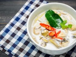 Tips Aman Konsumsi Santan agar Tetap Sehat saat Lebaran