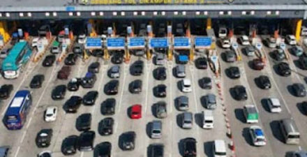 Arus balik di Tol Cikampek.