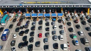 Arus balik di Tol Cikampek.