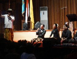 Wastra Nusantara Seni dan Doa, Sudut Pandang Budayawan Sujiwo Tejo dan Rektor Intiyas