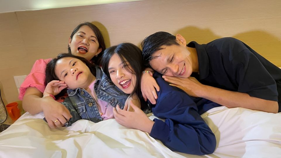 Senada Digital Records rilis lagu Janice Felicia yang berjudul Bahagia Itu Mama Papa, motivasi untuk orang tua anak down syndrome. (Dok. Istimewa)