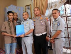 Jasa Raharja Sumbar Salurkan Santunan Korban Tewas Kecelakaan Truk CPO di Padang