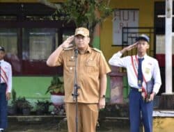 Wako Yota Balad Pimpin Upacara Bendera di SMPN 4 Pariaman Jangan Remehkan Teman