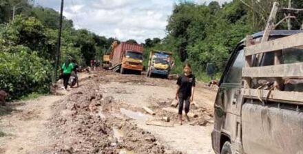 Ketua DPRD Pulpis Soroti Kerusakan Jalan Akibat Truk Overload, Pengawasan Harus Diperketat