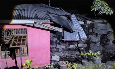 Sebuah truk bermuatan barang kehilangan kendali dan menabrak tujuh kendaraan di Silaing Bawah, Padang Panjang, Rabu (23/4/2025). (ist)