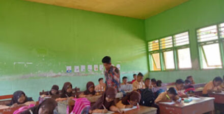 Pak Rasul Dipecat Setelah Soroti Bantuan Rumah Tak Tepat Sasaran