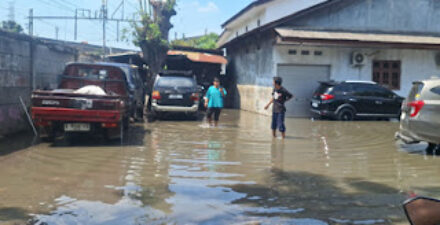 Warga Pademangan Barat protes pembangunan Jalan Tol di Jakarta Utara.