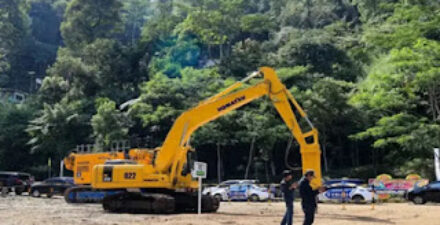 Satu unit alat berat disiagakan