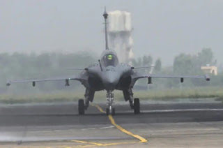 Menhan Pakistan Khawaja Asif menyebut militernya menembak jatuh 5 jet tempur India dalam serangan pada Rabu (7/5) dini hari