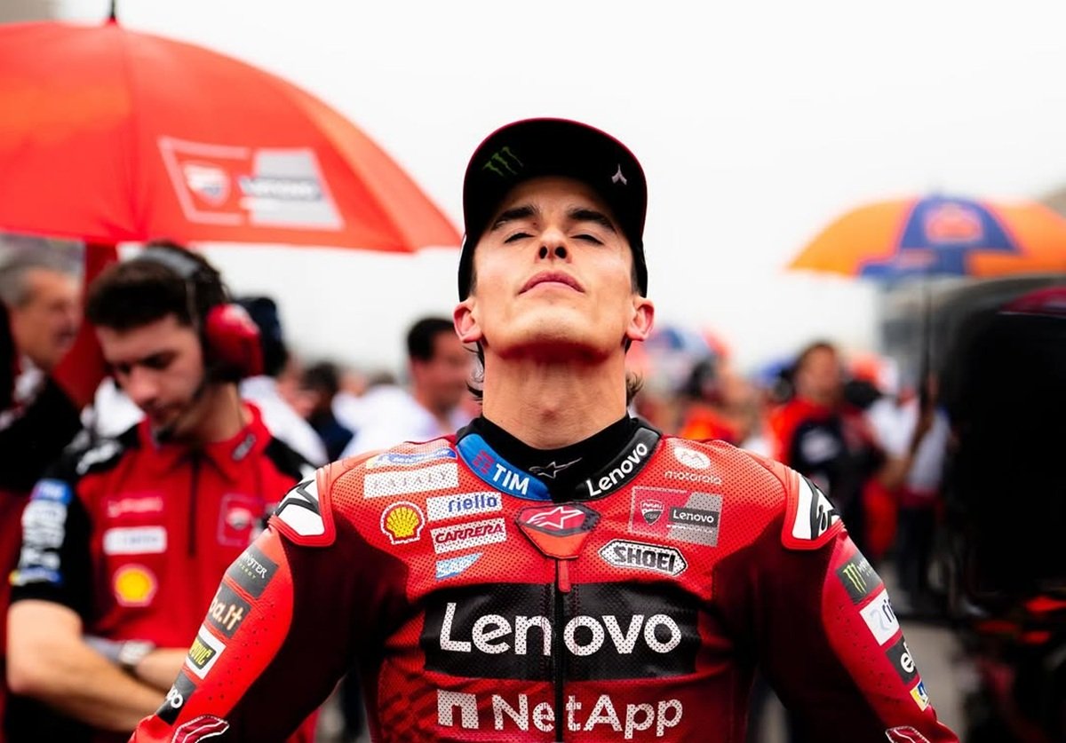 Race Director MotoGP terpaksa mengubah aturan gara-gara ulah Marc Marquez.