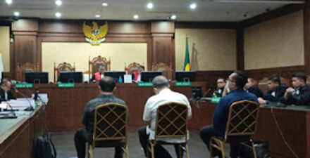 Tiga hakim pemberi vonis bebas terhadap Ronald Tannur bakal divonis hari ini .