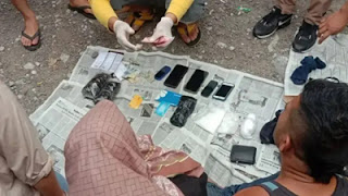 Tim gabungan BNN Provinsi Sumatera Barat menangkap terduga pelaku beserta barang bukti narkotika