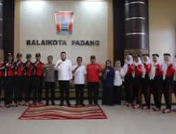 Wali Kota Padang Lepas Paskibraka ke Tingkat Sumbar