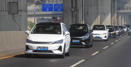 BYD Pimpin Penjualan Mobil Listrik China di Indonesia April 2025