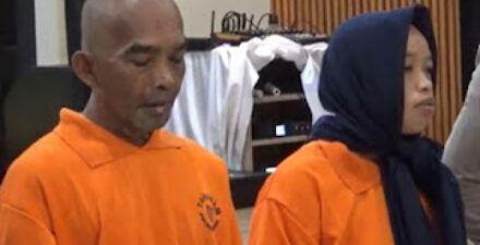 Dua tersangka pembunuhan dan mutilasi ibu kandung di Kabupaten Cianjur ditangkap polisi.