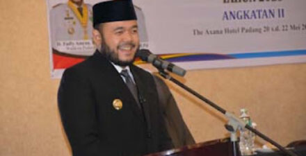 Wali Kota Padang Buka Bimtek Keprotokolan dan MC untuk Tingkatkan Profesionalisme ASN