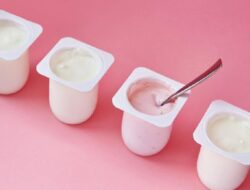 4 Manfaat Konsumsi Yoghurt di Malam Hari untuk Pencernaan dan Kesehatan Usus
