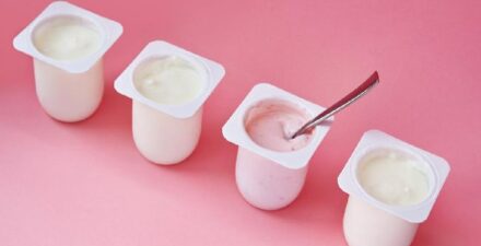4 Manfaat Konsumsi Yoghurt di Malam Hari untuk Pencernaan dan Kesehatan Usus