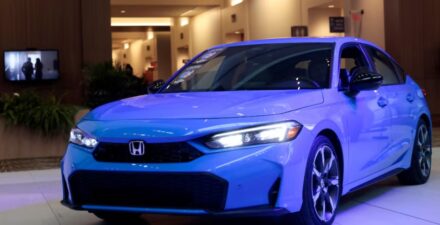 Alihkan Fokus ke Hybrid, Honda Pangkas Investasi Mobil Listrik.