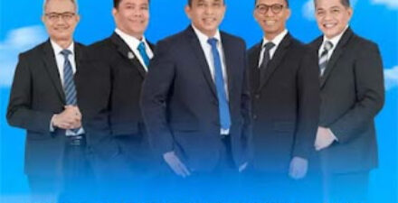 UUS Bank Nagari Dapat Penghargaan dari Republika dan KNEKS