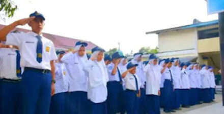 Padang Panjang Gratiskan Seragam Sekolah bagi Siswa dari Keluarga Kurang Mampu