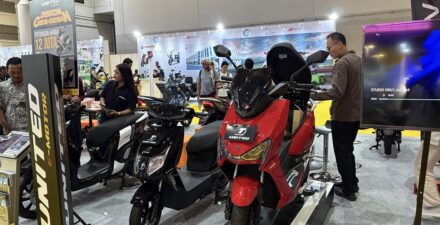 Berburu Diskon Motor Listrik di PEVS 2025, Ada yang Tembus Rp12,5 Juta.