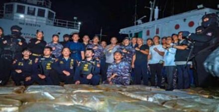 Kepala BNN Komjen Pol. Marthinus Hukom meninjau Kapal MT Sea Dragon Tarawa