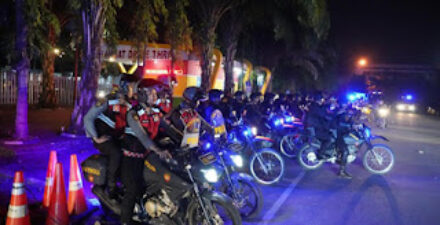 Polda Riau menggelar patroli skala besar, Sabtu (17/5/2025) malam.