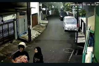Bayi Ditinggalkan Orangtua di Teras Rumah Warga