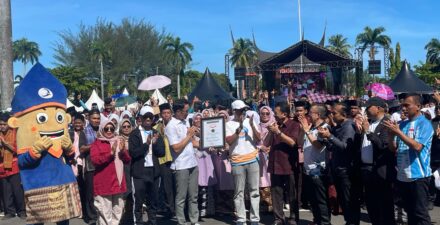 Gubernur Mahyeldi Berhasil Raih Penghargaan MURI