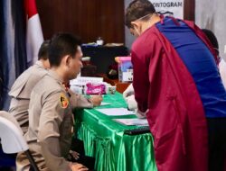 Bidokkes Periksa Kesehatan Personil Polres Aceh Singkil Secara Berkala