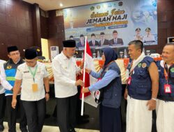 Gubernur Mahyeldi Lepas Keberangkatan 420 Calon Jemaah Haji Kloter 14 Embarkasi Padang