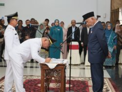Lantik Bupati dan Wakil Bupati Pasaman, Gubernur Mahyeldi Tekankan Pentingnya Kepemimpinan Inovatif untuk Kemajuan Daerah